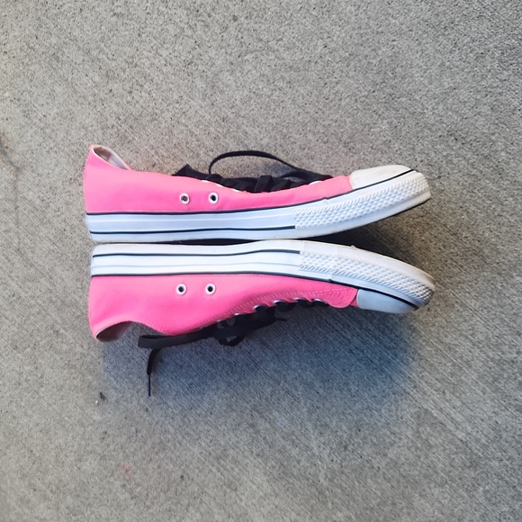 NEON PINK converse - Picture 4 of 9